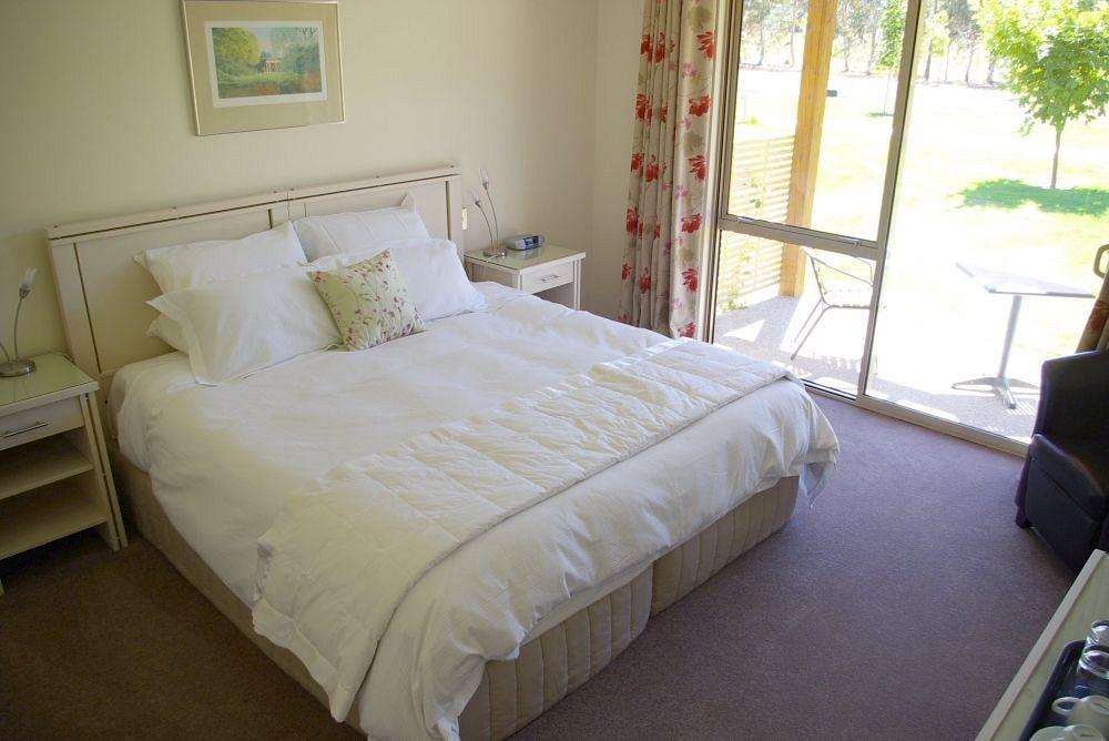 Maple Lodge Luxury Bed & Breakfast Albert Town Exteriör bild