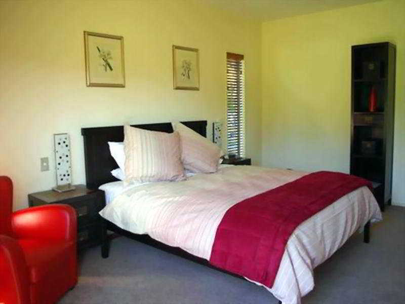 Maple Lodge Luxury Bed & Breakfast Albert Town Exteriör bild