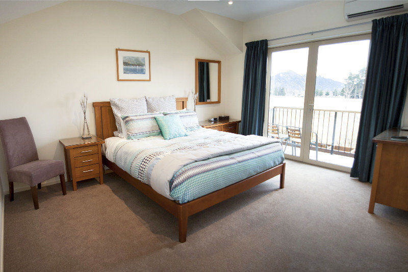 Maple Lodge Luxury Bed & Breakfast Albert Town Exteriör bild
