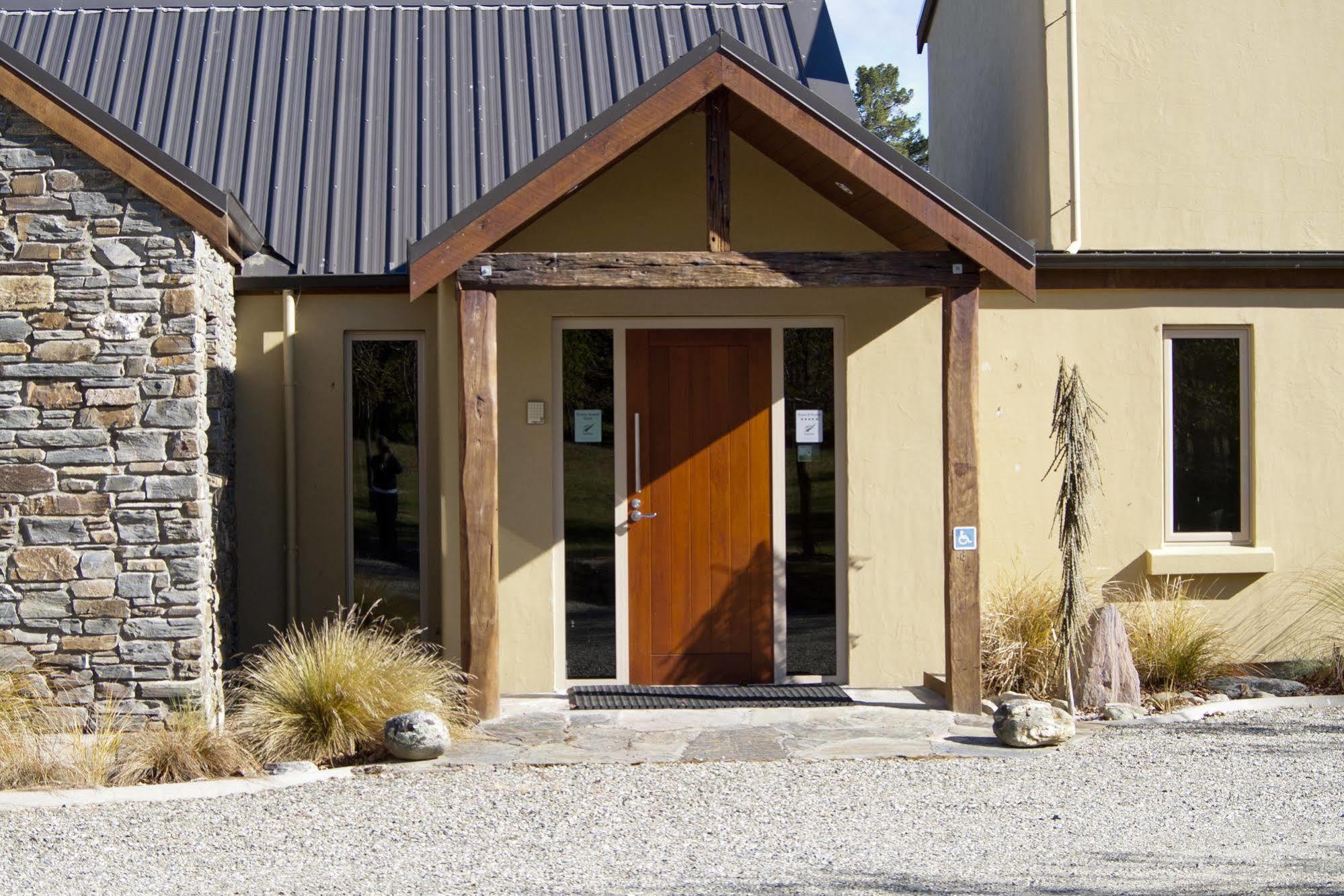Maple Lodge Luxury Bed & Breakfast Albert Town Exteriör bild