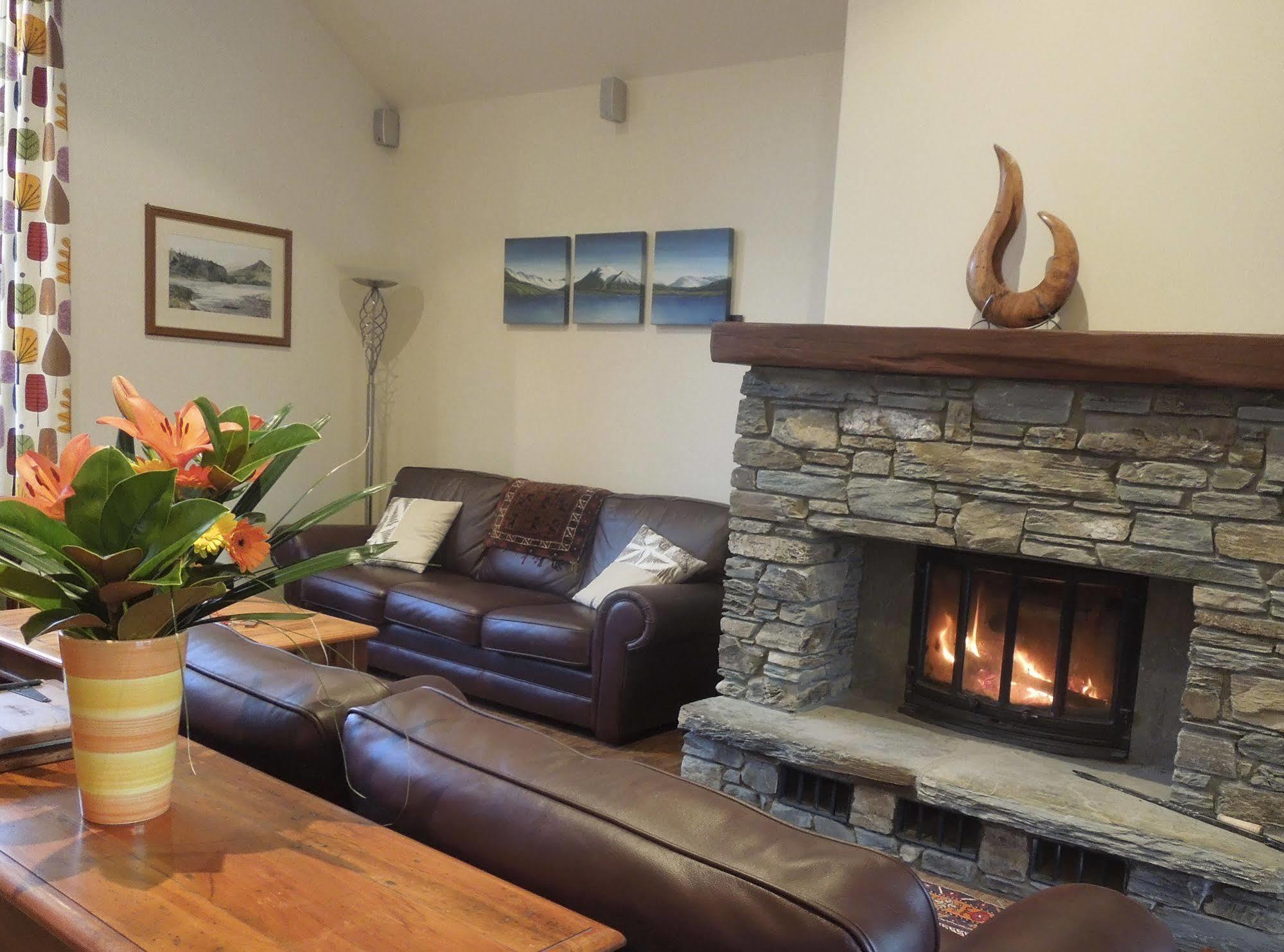 Maple Lodge Luxury Bed & Breakfast Albert Town Exteriör bild