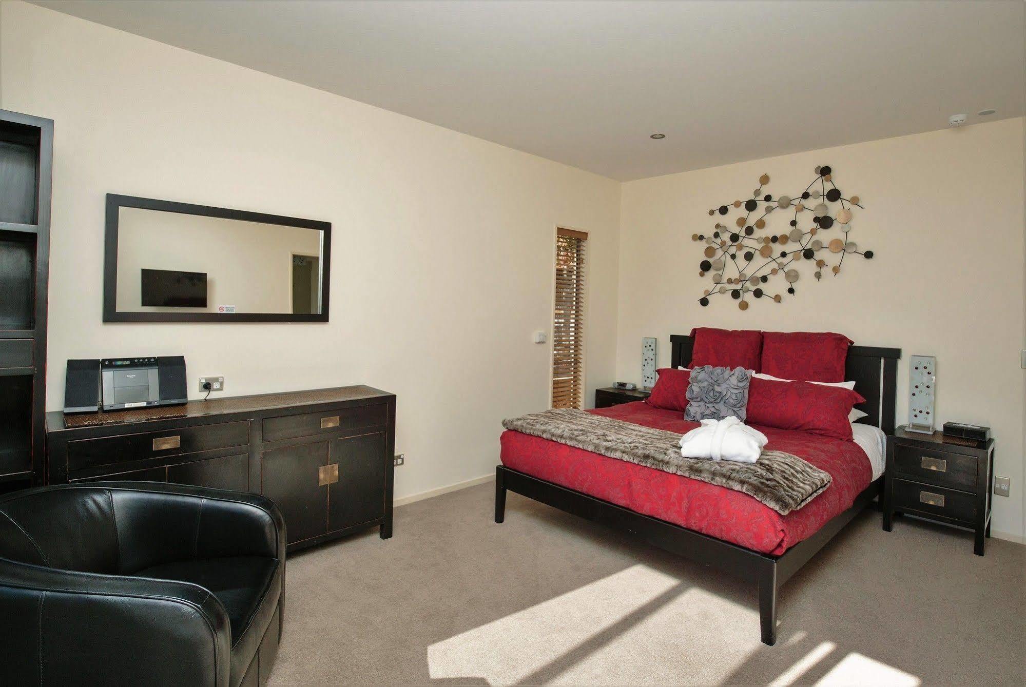 Maple Lodge Luxury Bed & Breakfast Albert Town Exteriör bild