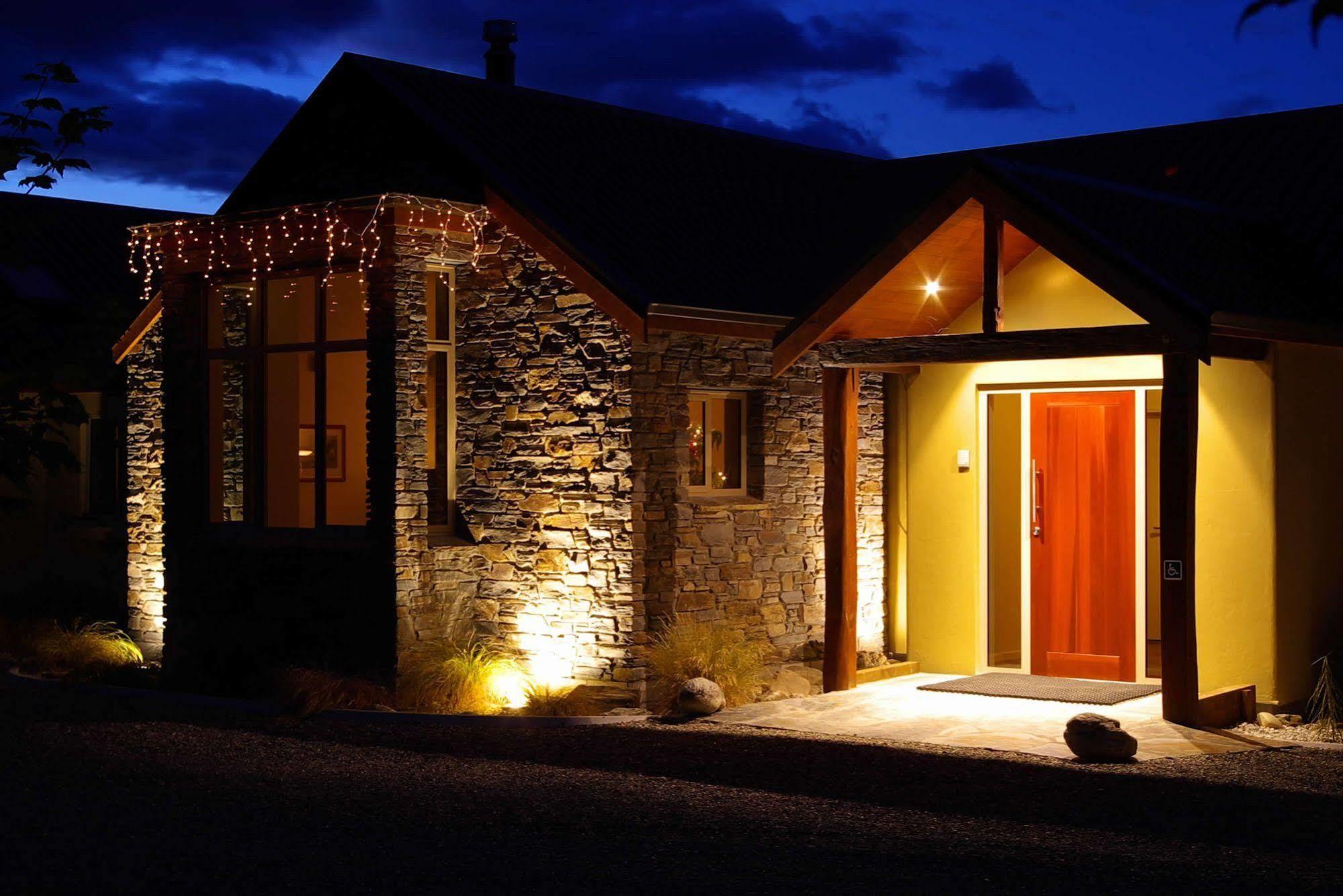 Maple Lodge Luxury Bed & Breakfast Albert Town Exteriör bild