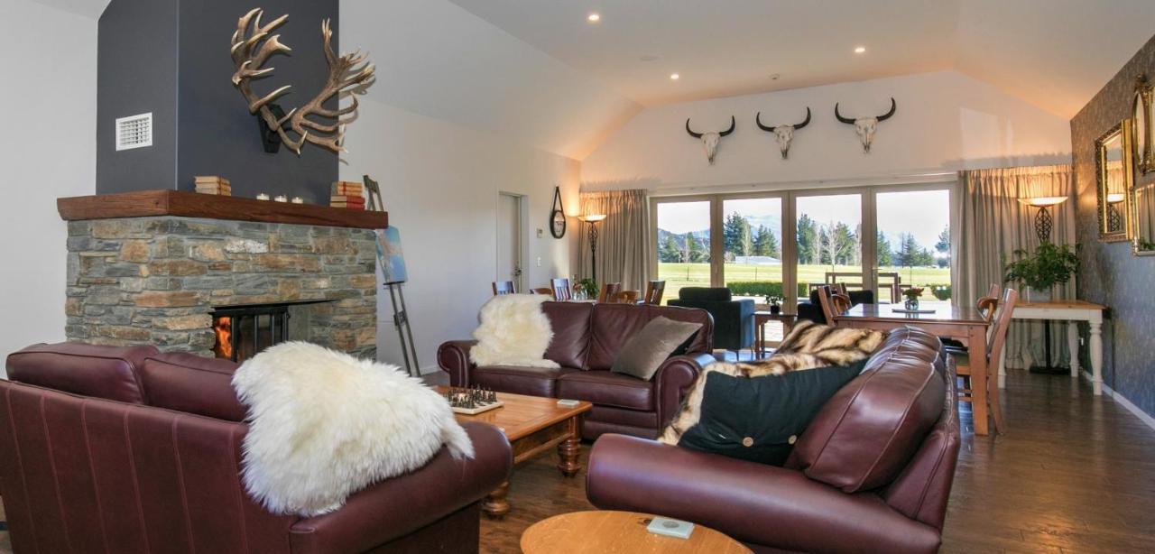Maple Lodge Luxury Bed & Breakfast Albert Town Exteriör bild
