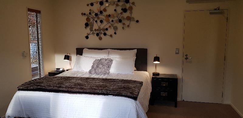 Maple Lodge Luxury Bed & Breakfast Albert Town Exteriör bild